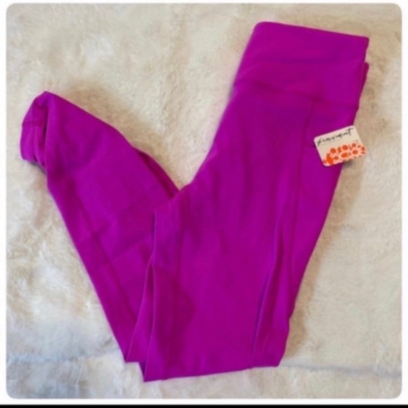 Free People WAVE RIDER LEGGINGS NWT - Picture 11 of 11